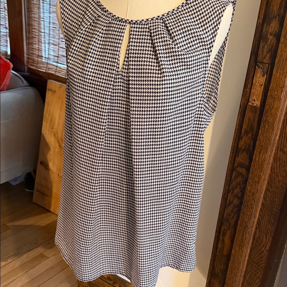 Jones New York Black and White Houndstooth Blouse